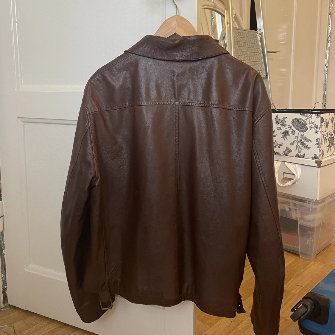 Brun läderjacka - 90