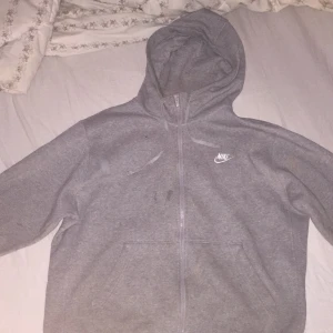 nike storlek m - nike zip hoodie använder ej längre
