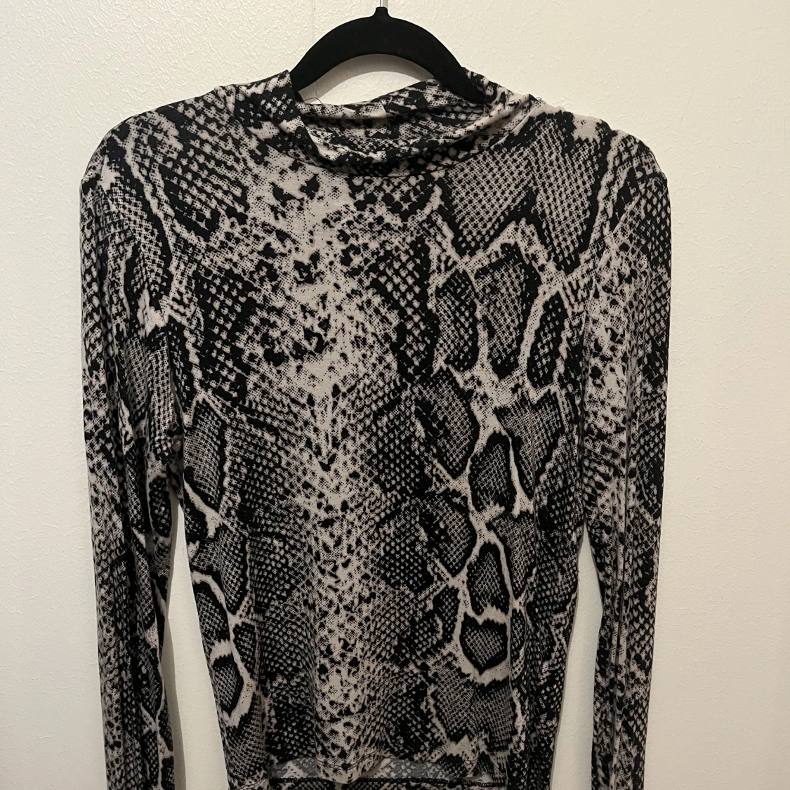 Långärmad tröja från Ginatricot strl S  - 90