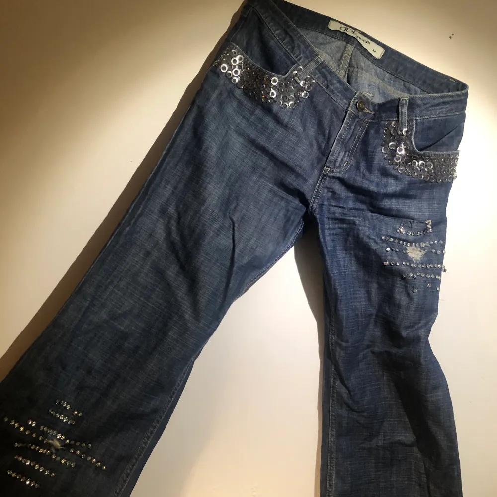 Skitsnygga originella lågmidjade jeans, tighta. Jeans & Byxor.