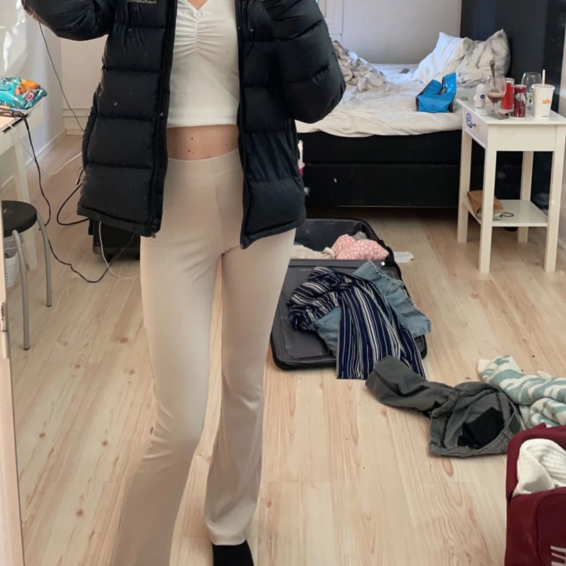 Säljer dessa utsvängda byxor 