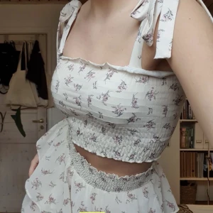 Blommig volang linne - Volang linne