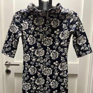 Klänning B.Young S - Klänning från b.young i mycket fint skick.