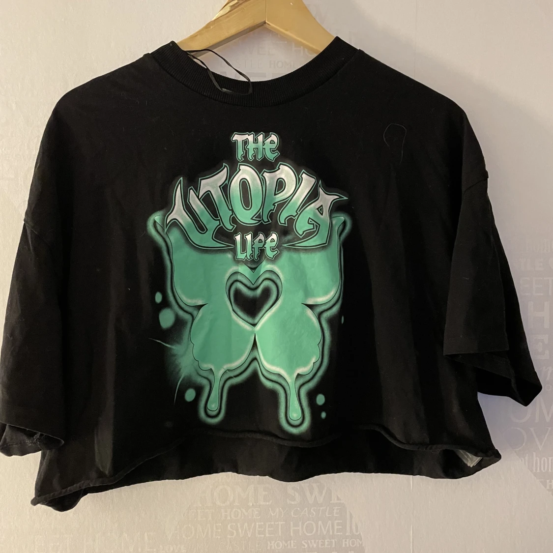 Svart croppad tröja