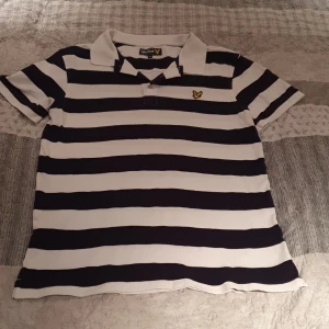 Lyle&Scott pike strl L - Lyle & Scott pike tröja (märkt strl xl men uppskattas till en L)