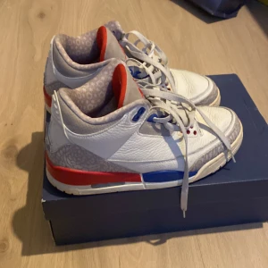 Nike air Jordan 3 - Jordan 3 internationell säljer för dom är för små Säljs på stock x för 3000kr+ Knappt använda och köpta på sns new york 