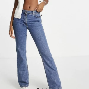 Lågmidjade jeans - Säljer dessa slutsålda midrise jeansen (i denna strl) från ASOS då de inte längre kommer till användning. Jag är 165 lång och längden är perfekt på mig. Köparen står för frakt🌸