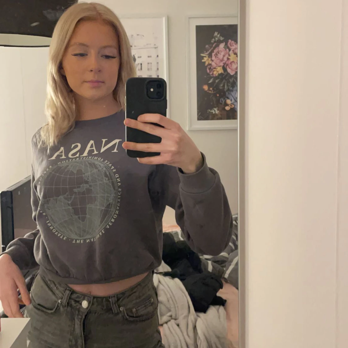 Säljer grå nasa sweatshirt 