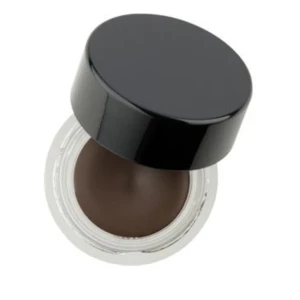 Smink - Tämj, definiera och fyll i brynen! Gel Cream For Brows Long-Wear fixerar dina bryn utan en klistrig känsla, och effekten håller hela dagen. Helt nytt och oöppnad.   Nytt pris 200 kr  Säljes för 60 kr.
