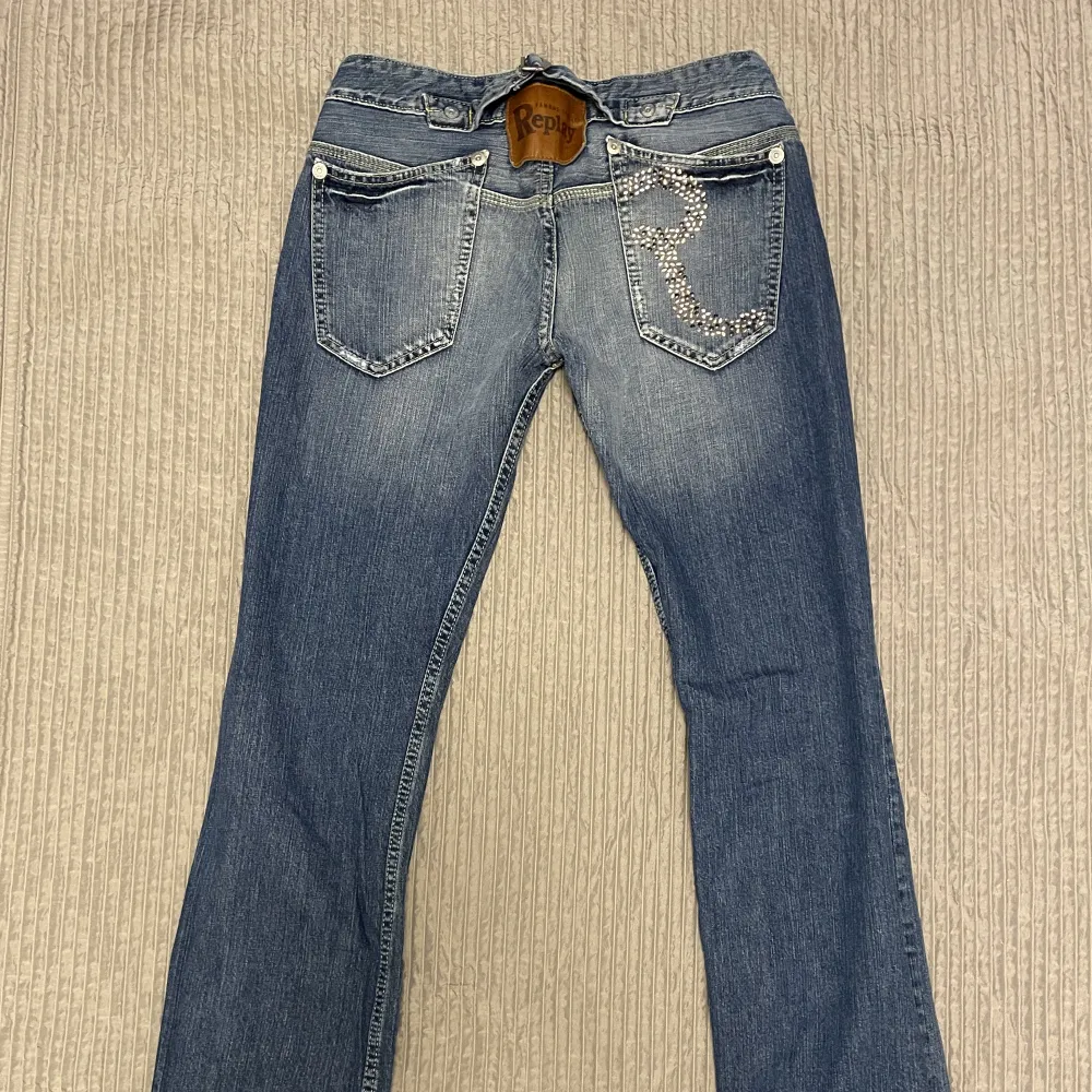 Super coola Replay jeans, använda fåtal gånger. För mer info kom privat❤️. Jeans & Byxor.