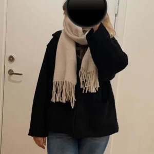 Monki kappa - Säljer min Monki kappa för 400. Köpt i höstas.