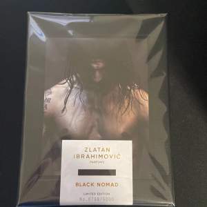 hej säljer min Zlatan Ibrahimović perfym black nomad Limited edition helt oanvänd. 100 ml  mvh benjamin priset kan diskuteras men dom säljs inte längre