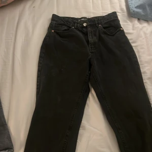 Jeans😍 - Fina jeans som bara ligger I min garderob för gillar inte lågmidjade jeans.