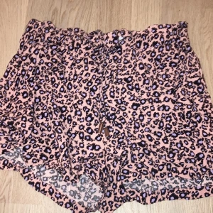 Short  - Säljer ett par short