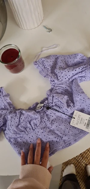 Lila topp - Helr oanvänd lila topp som inte var min stil