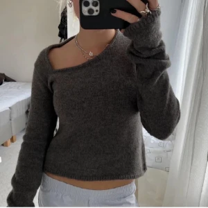 Stickad tröja - (Lånade bilder) Säljer denna stickade tröja från LeGer. Sparsamt använd så i bra skick