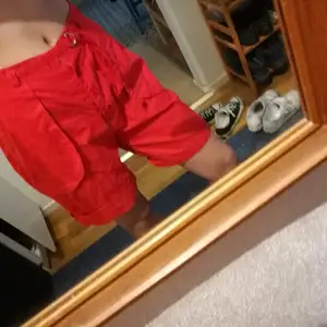 Shorts oversized röda 