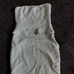 Zara klänning - Fest klänning från Zara, färgen syns bättre på andra bilden. Stl S och säljs för 100kr