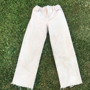 Jeans - Beiga jeans i storlek 160. I bra skick.