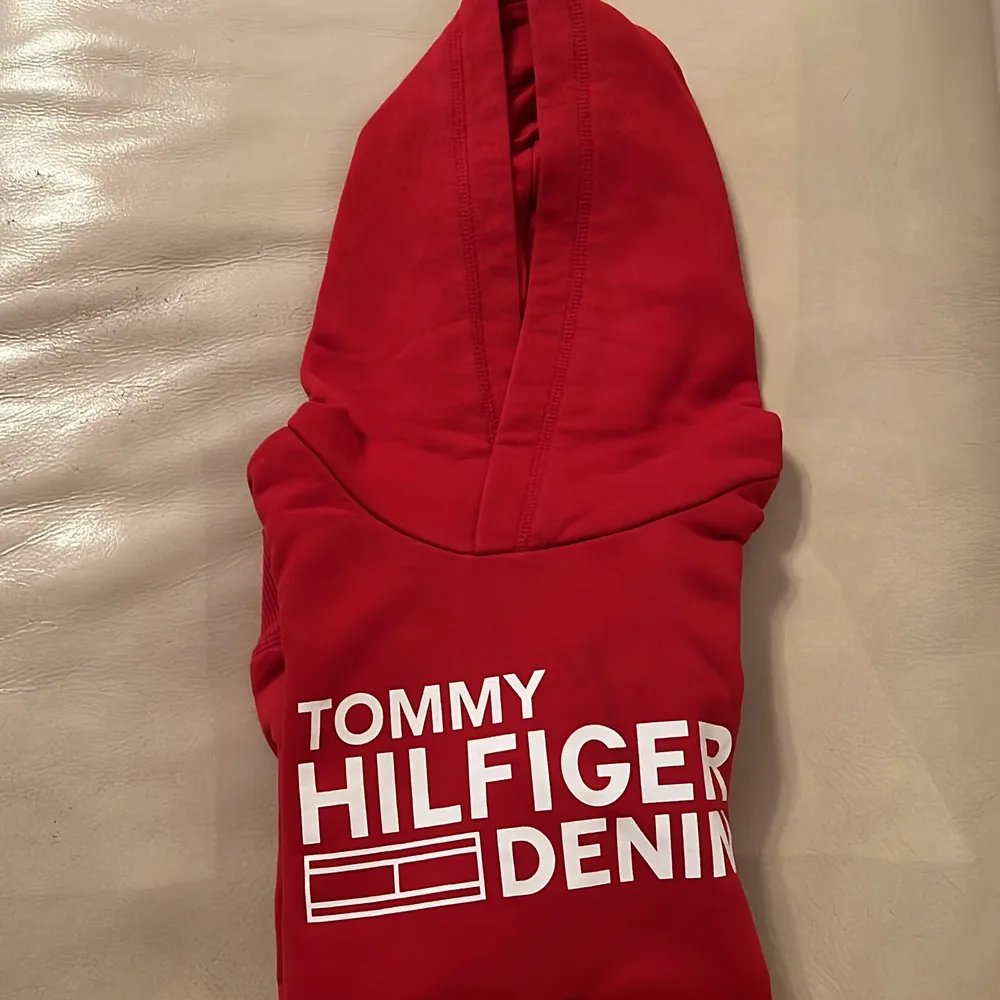 Tommy Hilfiger hoodie för barn. Använd. Hoodies.