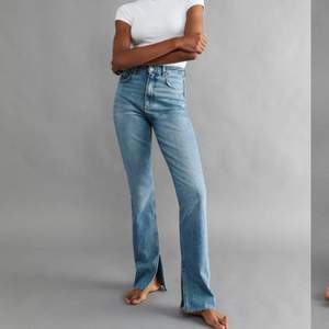 Jeans från Gina. Storlek 38, aldrig använda. Jeansen är inte lika gråa som det ser ut som på sista bilden. Nypris: 499kr