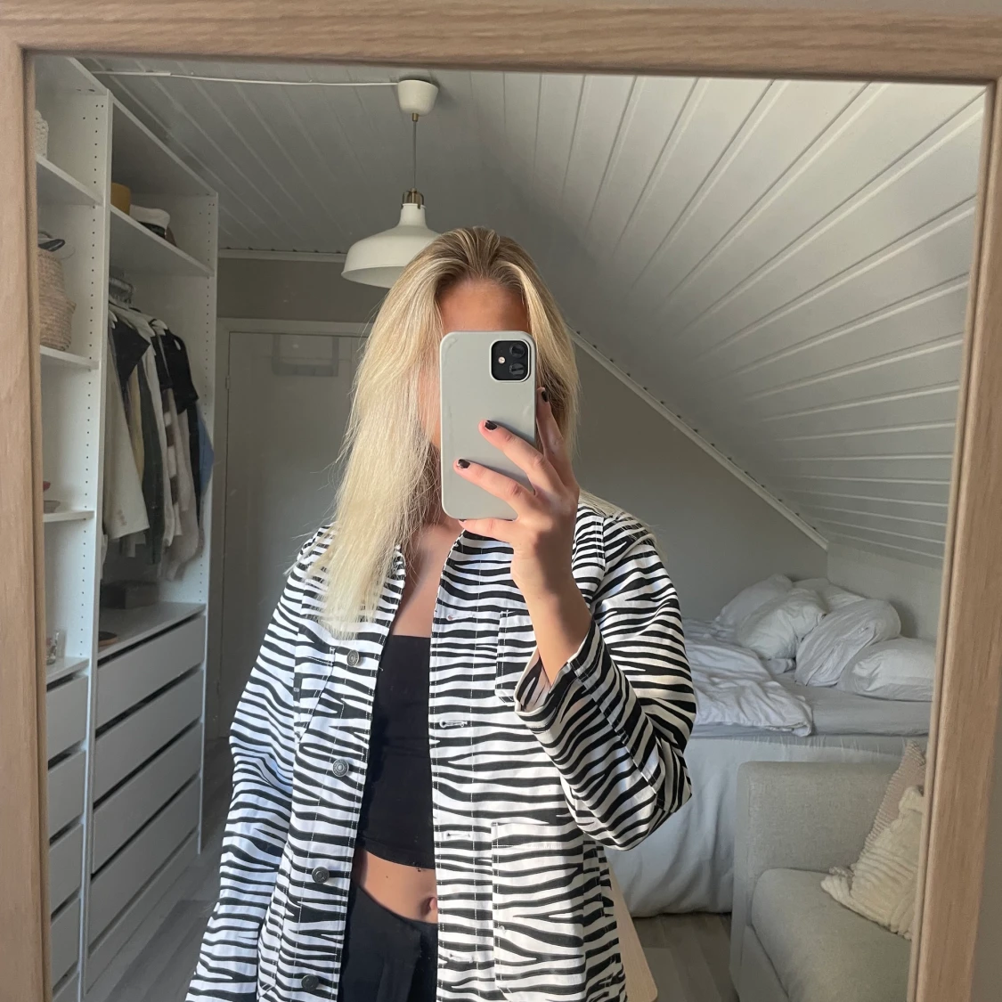 Zebramönstrad jeansjacka