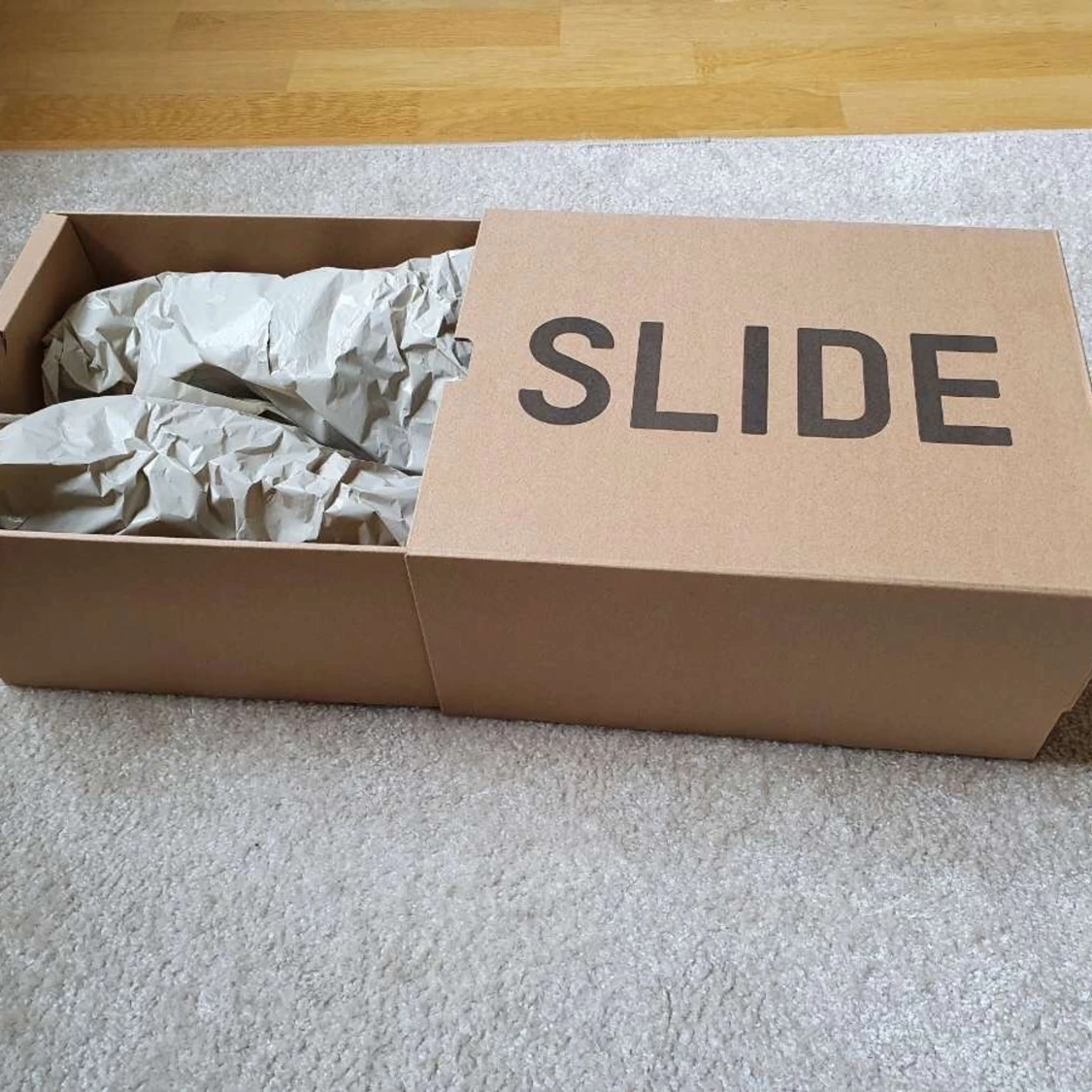 Yeezy slides flax  - 90