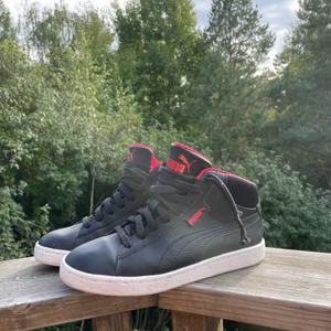 Puma skor - Super fräscha puma skor. Har använt bara ett få tal gånger💗 skriv om du vill ha flera bilder