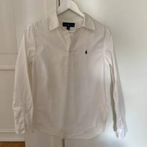 Vit Ralph Lauren skjorta stl 18(small) 