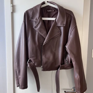 Skinnjacka Bianca X Nelly.com  - Oversize så passar S-M