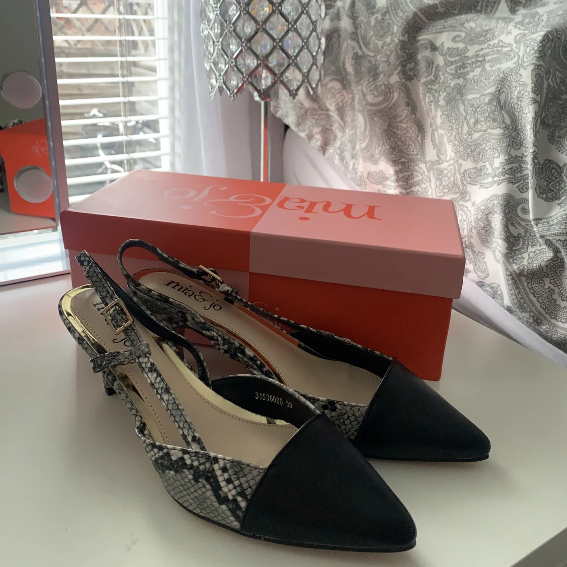 Klackar med snakeprint - 90