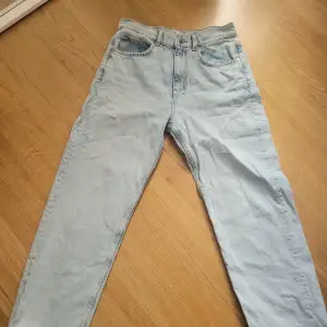 Jeans använda ca 5 gånger!