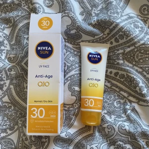 Solkräm för ansikte - Solkräm för ansikte, du kan läsa om produkten på sista bilden. Oanvänd! Originalpris ca 120kr. Mitt pris 50kr