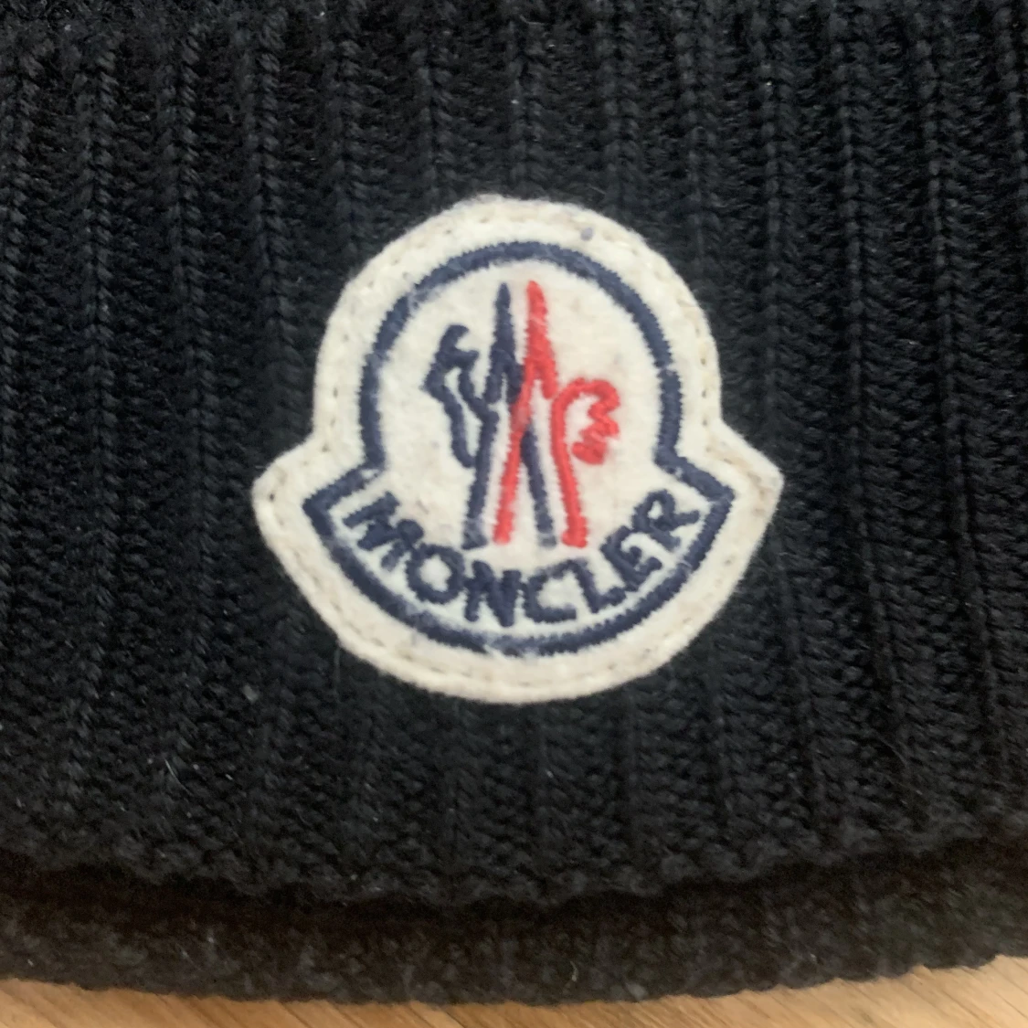 Moncler mössa - 90