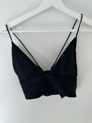 Bikini  - Svart bikini överdel från HM storlek 40