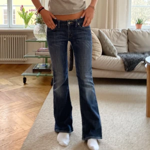 Low waist jeans  - Säljer dessa super snygga låg midjade jeans💖💖
