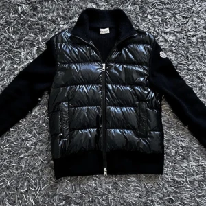 Moncler cardigan  - Säljer denna åt en vän 