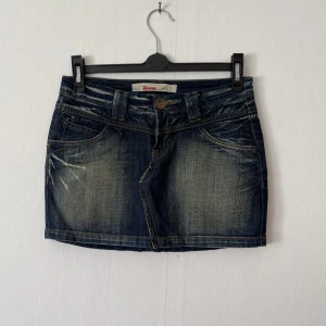 Denim miniskirt - Denim minikjol i storlek S. Helt oanvänd för 90kr💙 passar perfekt för sommaren. 