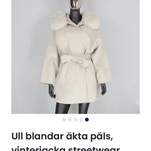 Päls kappa - Säljer den här kappan ny skick och har använd per ånger annars jätte fin priset kan sänkas