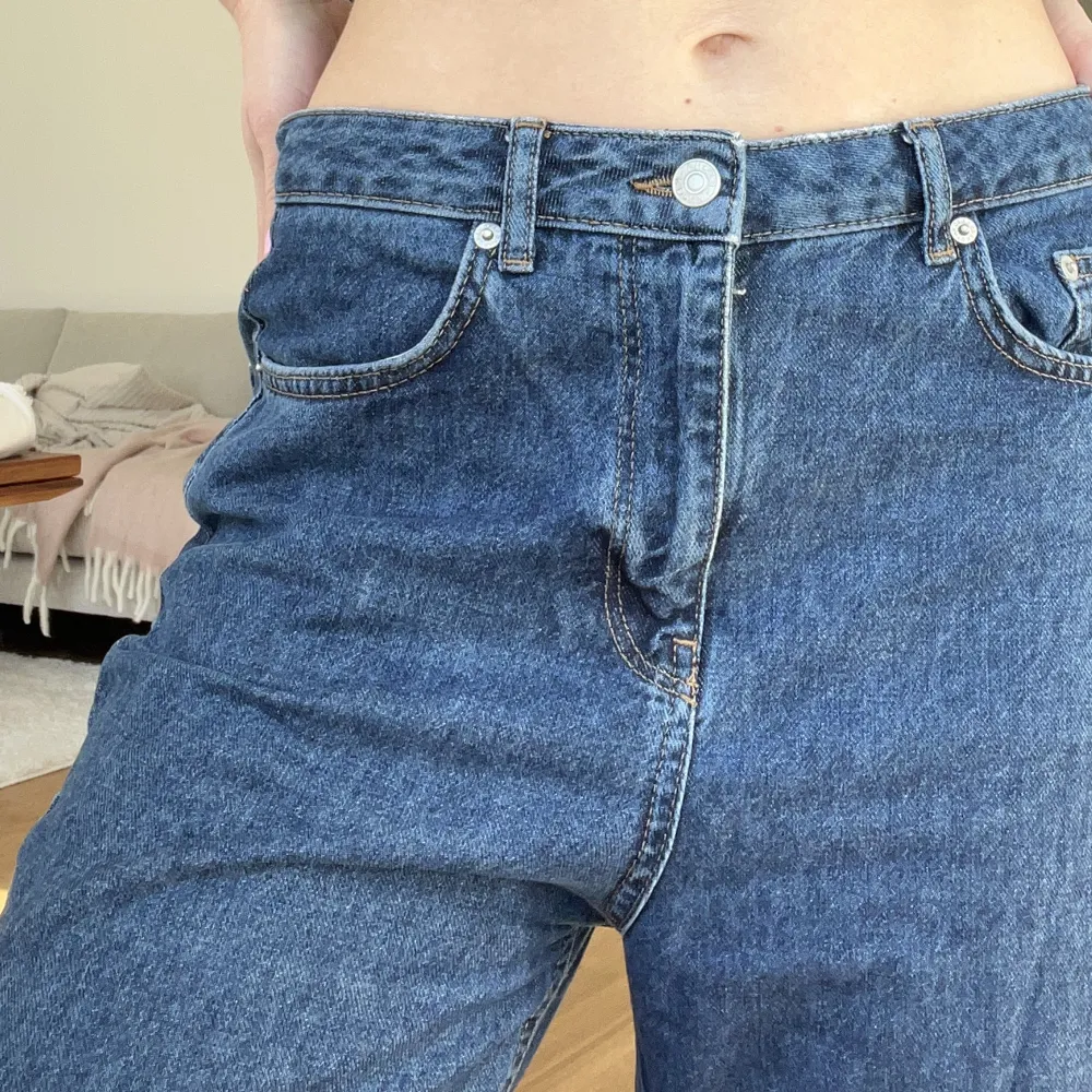 Lite oversized blå jeans från NAKD💙 i toppskick.. Jeans & Byxor.