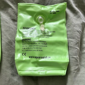 Som puffar  - Ett neon gröna simpuffar som inte längre går till användning. De tål allt från 15-30 kg.