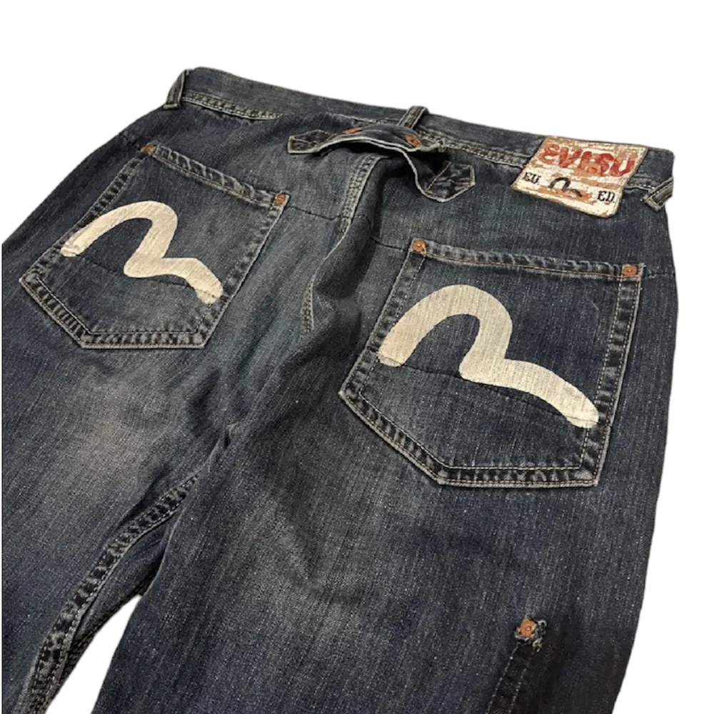 Riktigt feta Evisu jeans med unik design. Bara att skriva vid frågor🙌. Jeans & Byxor.