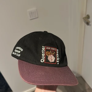 Quarter snacks keps - Nästan oanvänd keps, säljer pga inte min stil längre 