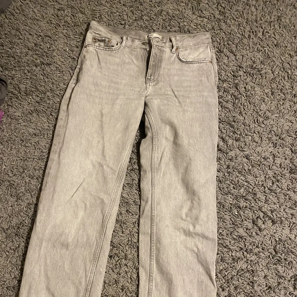 Ett par väldigt snygga jeans från Gina tricot (ändast använt 2 gånger). Jeans & Byxor.