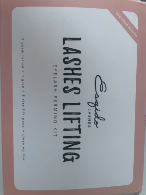 Lashlift kit - Oanvänt lashlift kit som jag fick i julklapp. Det ända som saknar är 1 par undereye lappar men det går bra att göra utan (finns 4 par kvar). 150kr inklusive frakt