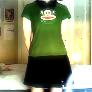 Paul Frank Babytee - Säljer min gröna Paul Frank tröja! Den är storlek Small. Bra skick och söt ^_^ Skriv vid intresse och köparen står för frakten <3