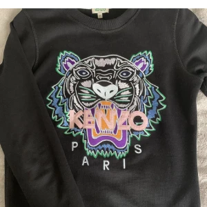 Kenzo tröja XS - Äkta kenzo tröja i bra skick, storlek xs. Kom dm för frågor eller bilder 