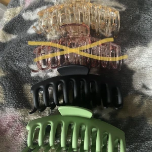 Hårklämmor  - Hårklämmor 10kr styck! 