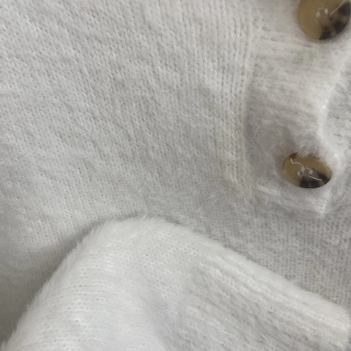 Vit fluffig skjorta - 91
