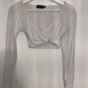 Topp PrettyLittleThings  - Topp från PLT, använd ett fåtal gånger. Skriv vid intresse!